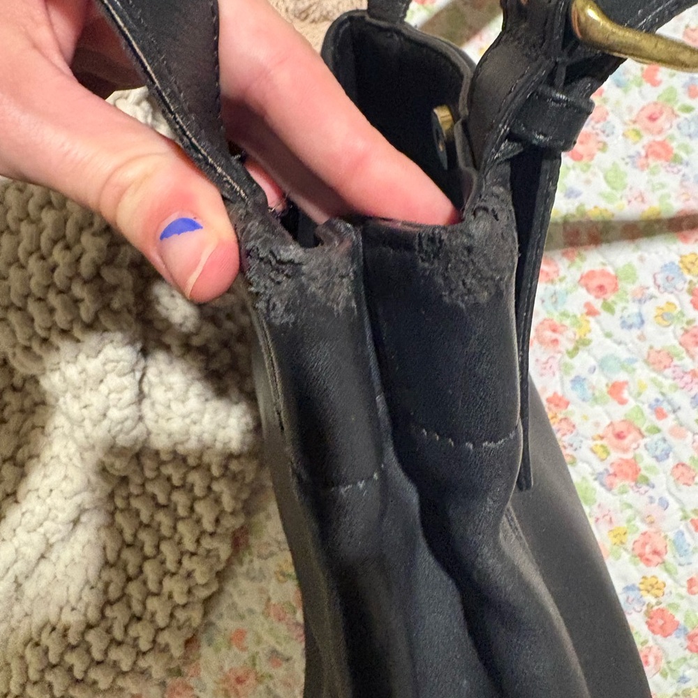 Vintage Coach Black Leather Shoulder Bag with Gold Buckles - Picture 6 of 12